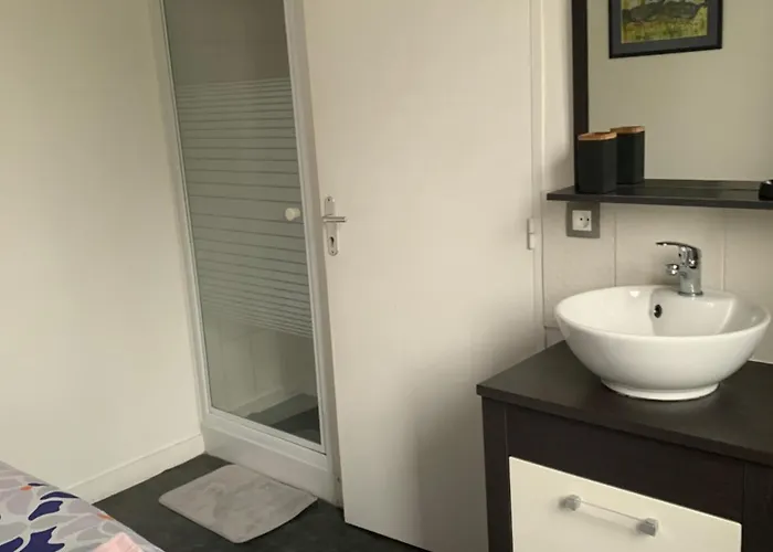 Les Acanthes 2ch Centre Apartment *